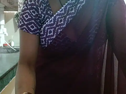 LovingPihu's cam snapshot