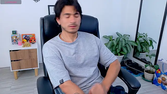 Elian_savoy live sex cam