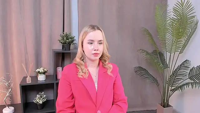 IvetteLabore's cam snapshot