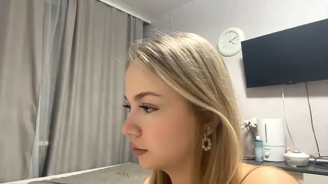 MilaSliger's cam snapshot