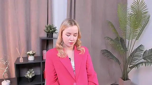 IvetteLabore's cam snapshot