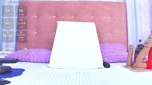 AlliciaKim live sex cam