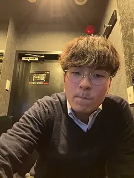 yuuki8910 live sex cam