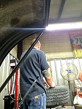 MrMechanic38 live sex cam