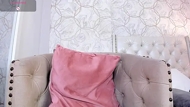 amara_rousse's cam snapshot