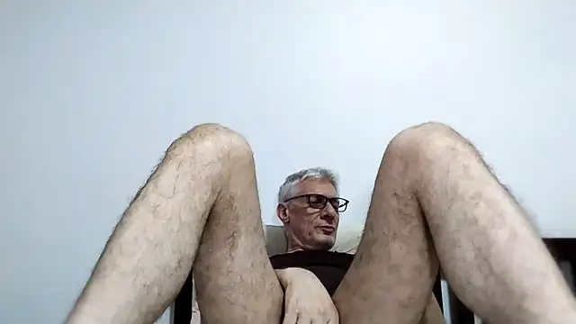 BIGUNCUTHARDCOCK live sex cam