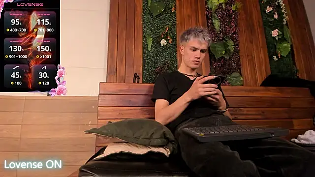 nicktorn's cam snapshot