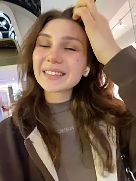 QuitieLia live sex cam