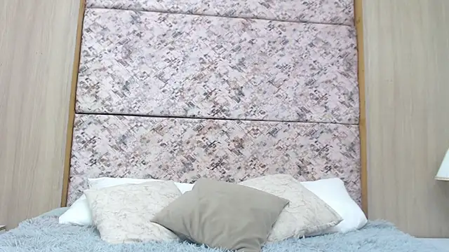 adam_piarse01's cam snapshot