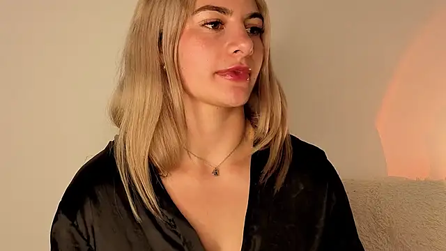 AtheneaRossi live sex cam