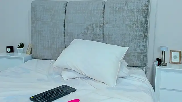 PenelopeSaenz_'s cam snapshot