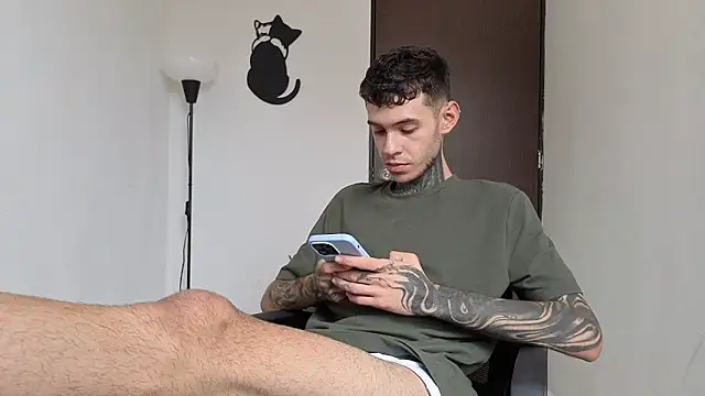 Saturno_v live sex cam