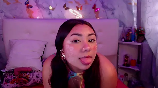 Nicolelewllss's cam snapshot