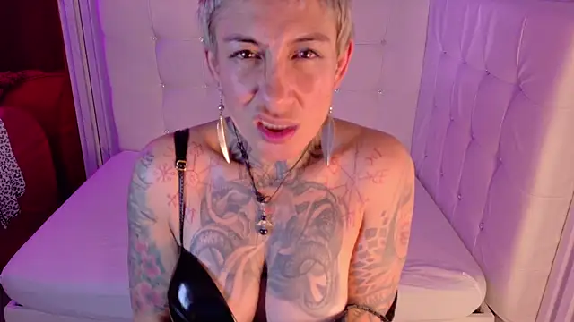 Everlyn_sexx's cam snapshot