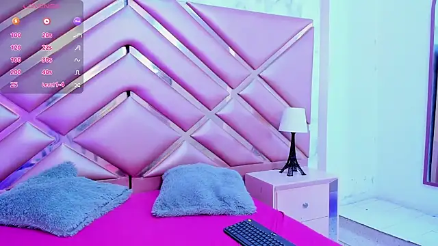 LauraRoot's cam snapshot