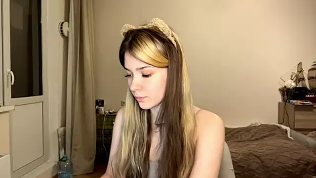 Kimi_Luckman's cam snapshot