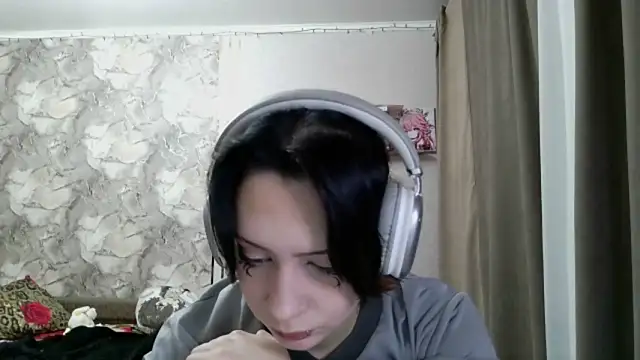 LxayBloom's cam snapshot