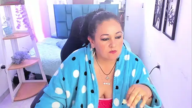 Amelia_Jones3's cam snapshot