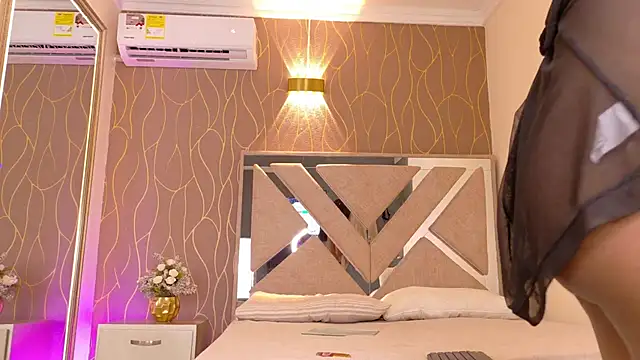 Sophia_blade1's cam snapshot