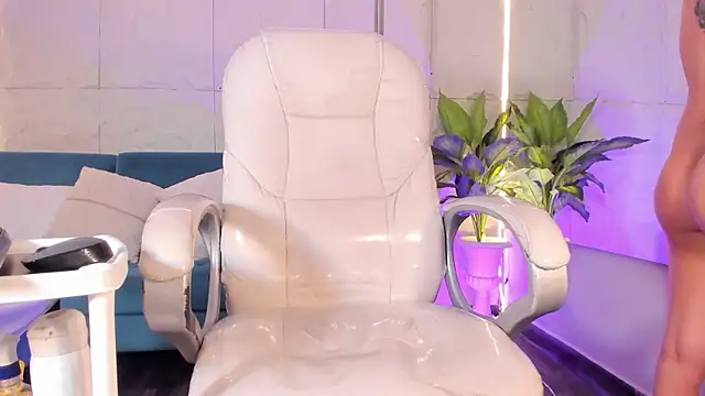 EmyWalton_'s cam snapshot