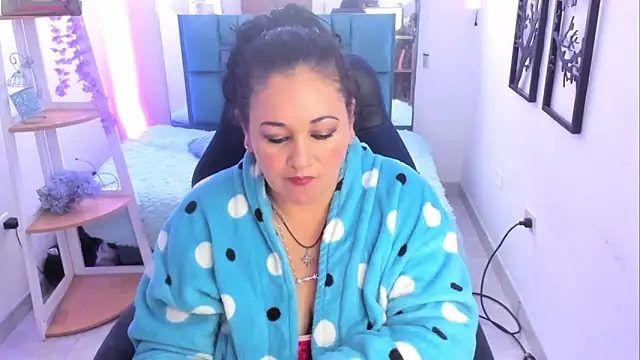 Amelia_Jones3's cam snapshot