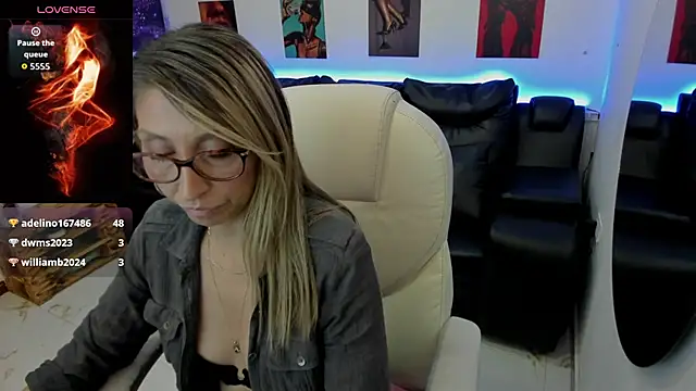 Scarlett_079's cam snapshot