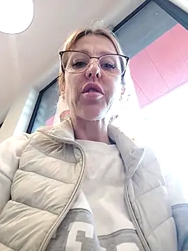 blondyruby's cam snapshot