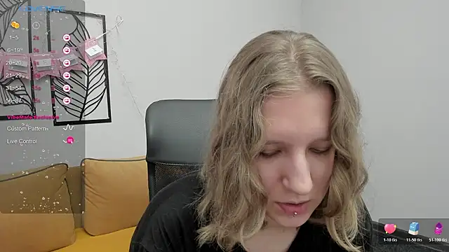 Hailey_Foxy's cam snapshot