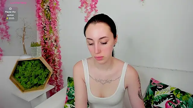 Miss__Linn's cam snapshot