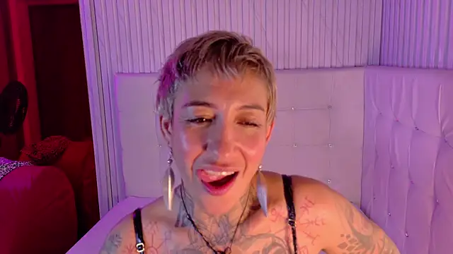 Everlyn_sexx's cam snapshot