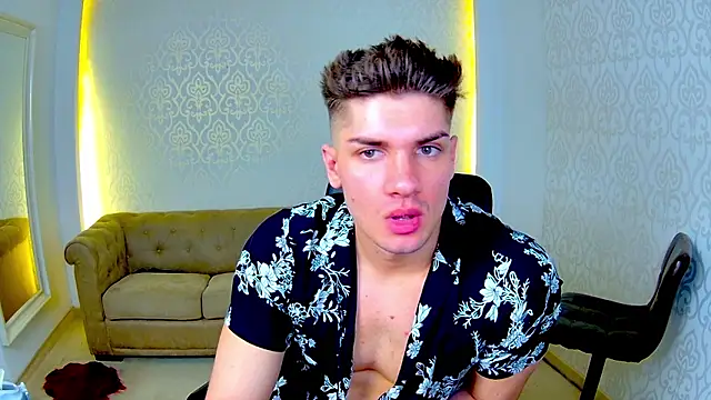 MaxKaiden live sex cam