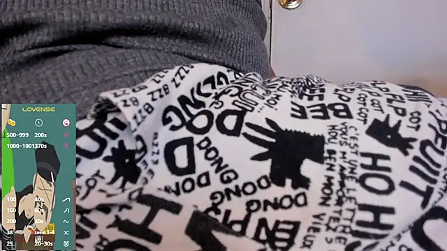 JUANDIAMONDS98 live sex cam