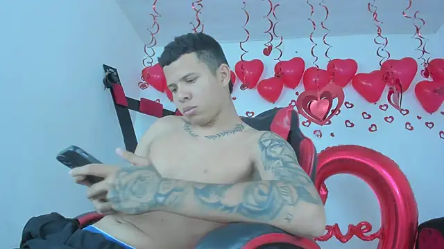 Steven_and_Camilo18's cam snapshot