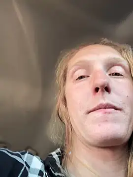 GoldenFlameGoddess live sex cam