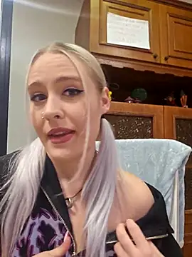 ChristinaWheeled11 live sex cam