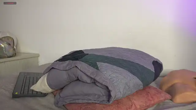 pocahotass_11 live sex cam