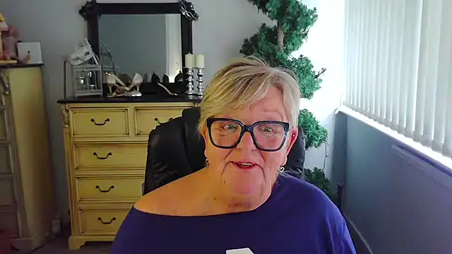 BridgetBlueEyes's cam snapshot