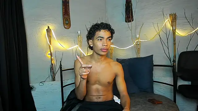 AlanCutee live sex cam