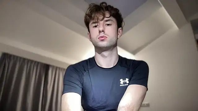 heyhoneyalex's cam snapshot