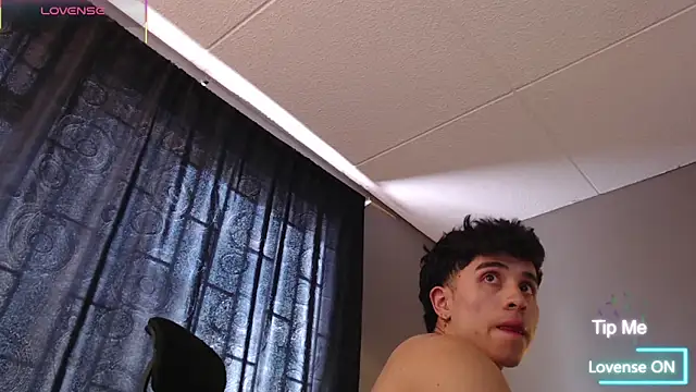 PaulEvens live sex cam