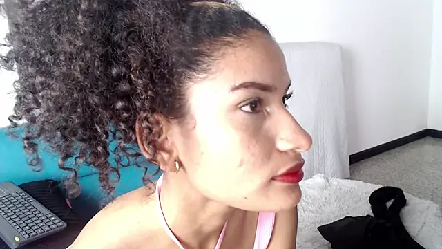 mailyn_gold's cam snapshot