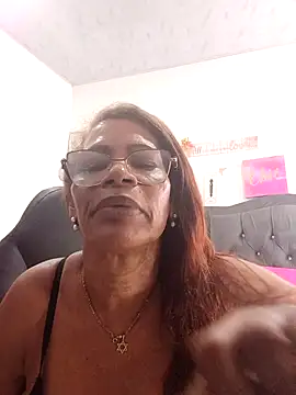 BustyMilf_'s cam snapshot