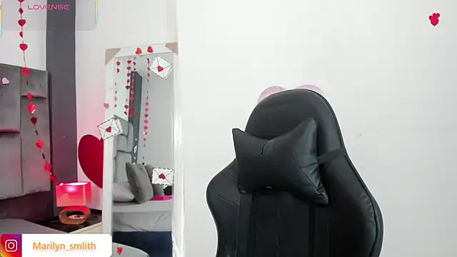 MarilynSmIith live sex cam