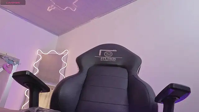 ZURY_TAY's cam snapshot