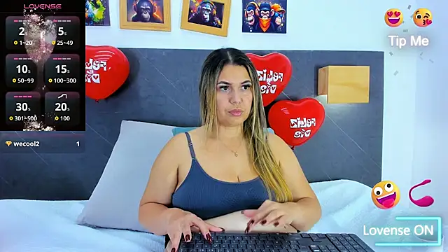 Andhrea_Vale's cam snapshot