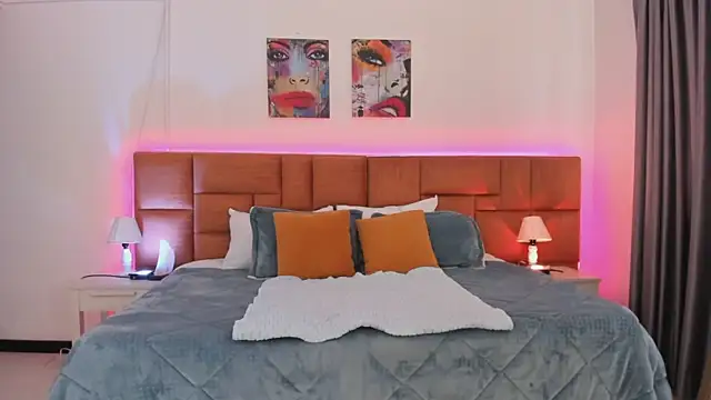 Regina_blum's cam snapshot