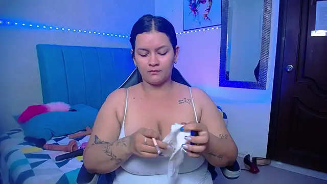 kriss_sweetboobs10's cam snapshot