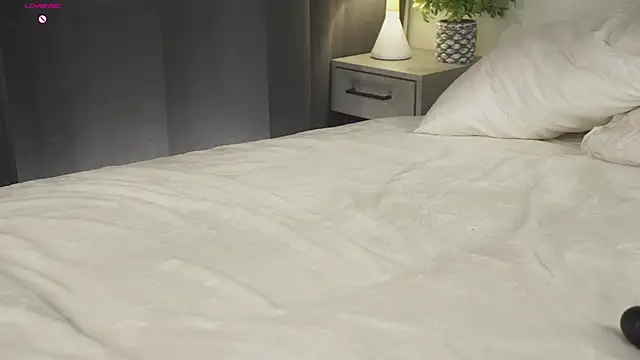 MeghanElson live sex cam