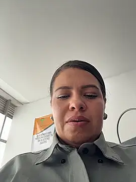 Ariana-07 live sex cam