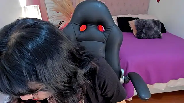 Nahemot_sadish's cam snapshot